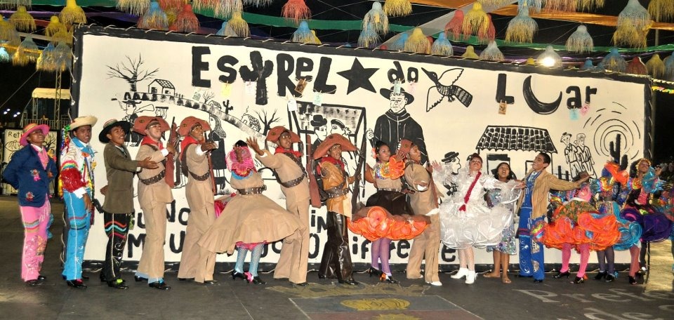Estrela do Luar em 2011 com o tema Meu Nordeste: minha crença, minha gente, meu São João diferente